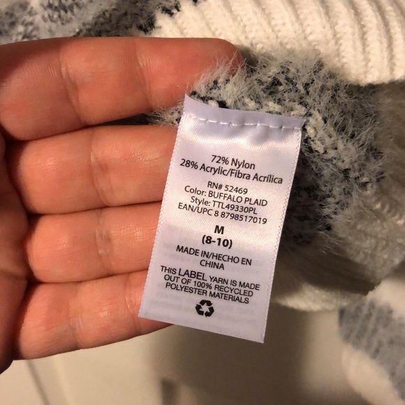 3/$15 - Time and Tru Sweater (8-10) (M) - Picture 7 of 8